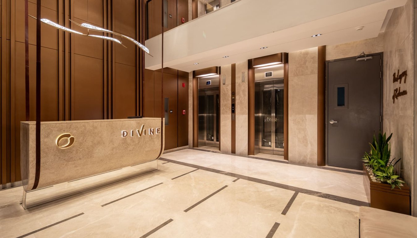 Reception-Divine-02